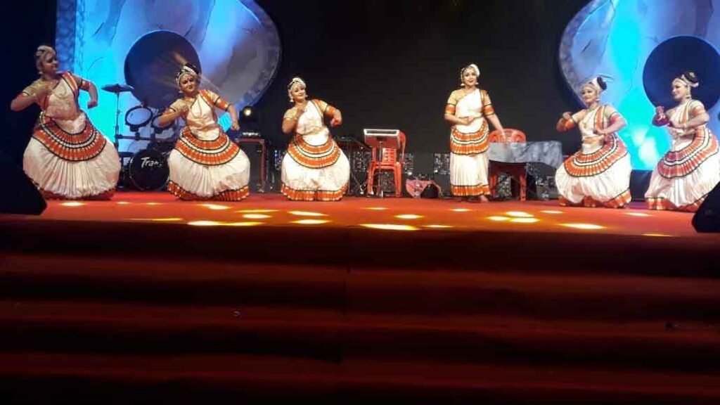 ‘വർണ്ണക്കുട’ യിൽ സാംസ്കാരിക സമ്മേളനവും കലാകാരന്മാർക്കുള്ള ആദരണവും